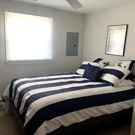 Stunning Apartment In Surf City With 3 Bedrooms, Internet And Wifi